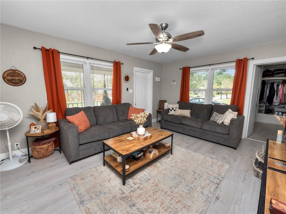 For Sale: $399,900 (3 beds, 2 baths, 1620 Square Feet)