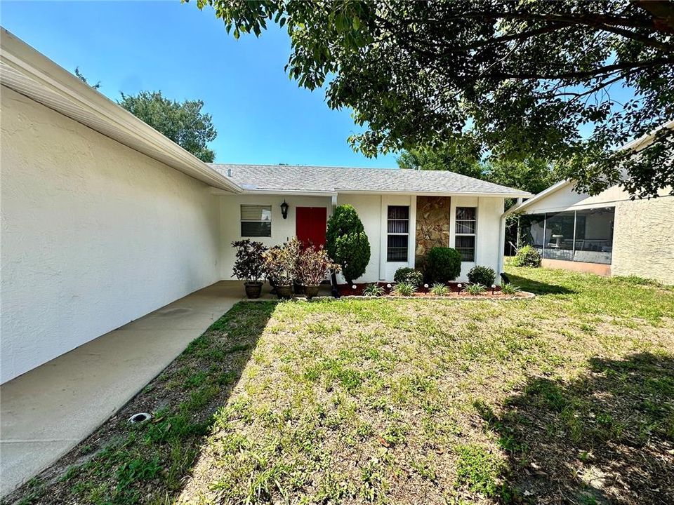 Active With Contract: $278,500 (3 beds, 2 baths, 1414 Square Feet)