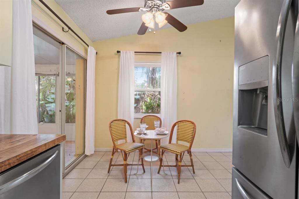 Active With Contract: $329,900 (3 beds, 2 baths, 1500 Square Feet)