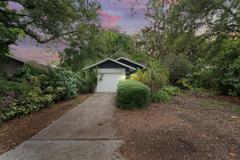 Active With Contract: $329,900 (3 beds, 2 baths, 1500 Square Feet)