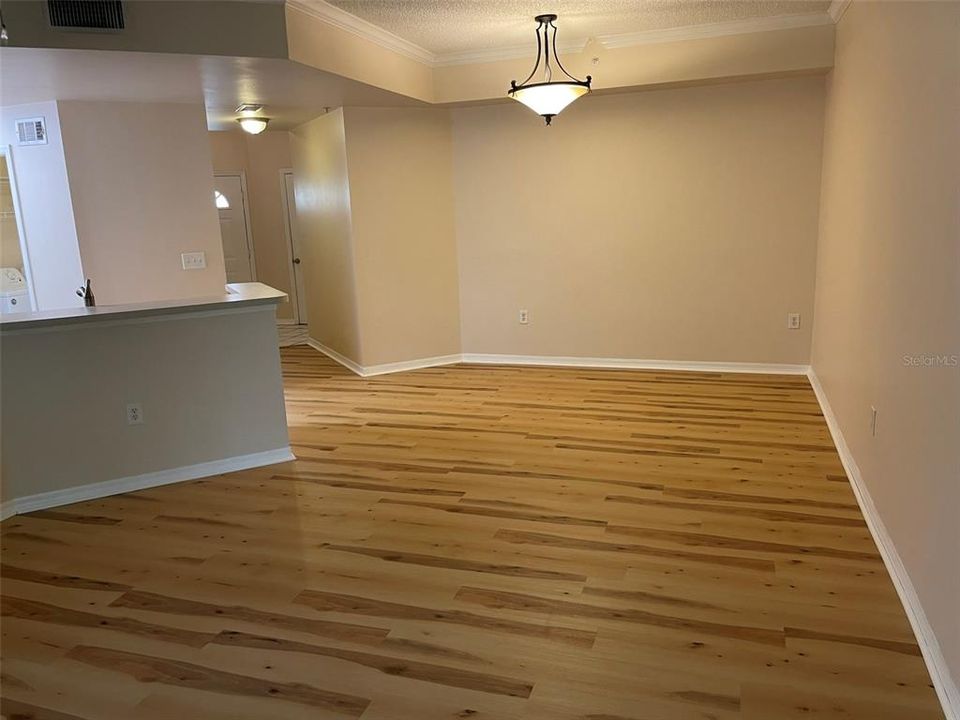 For Rent: $1,675 (1 beds, 1 baths, 1072 Square Feet)