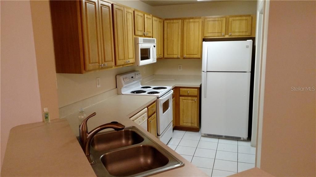 For Rent: $1,675 (1 beds, 1 baths, 1072 Square Feet)