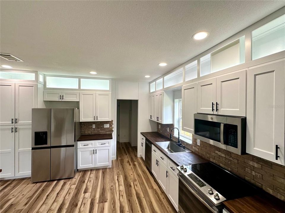 Custom Over-Cabinet Lighting in Kitchen