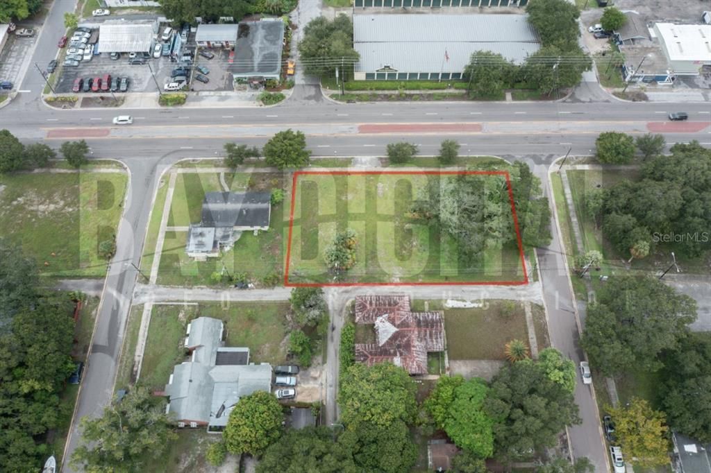 На продажу: $895,900 (0.31 acres)