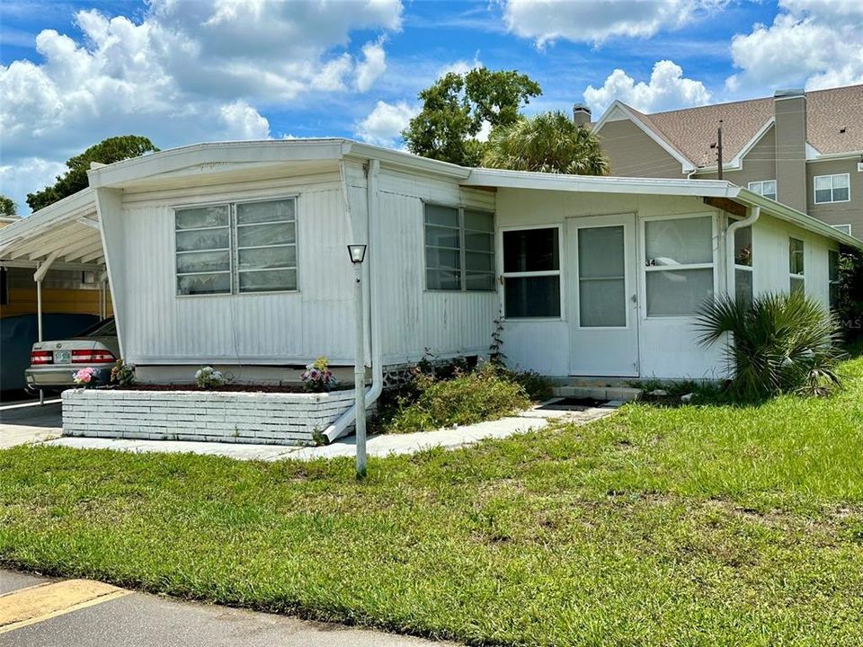 For Sale: $69,500 (2 beds, 2 baths, 552 Square Feet)