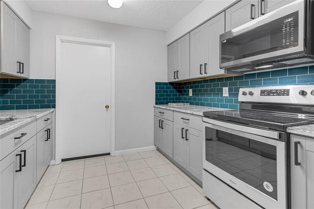 For Sale: $285,000 (3 beds, 1 baths, 1175 Square Feet)