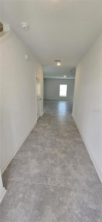 For Rent: $2,350 (5 beds, 2 baths, 2281 Square Feet)