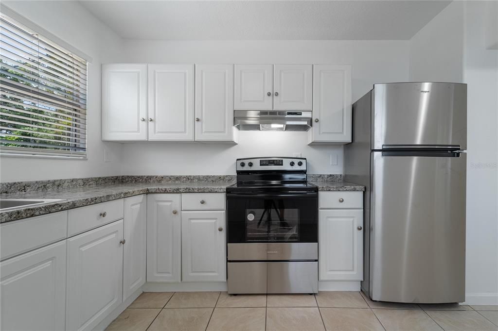 For Sale: $239,900 (2 beds, 1 baths, 748 Square Feet)