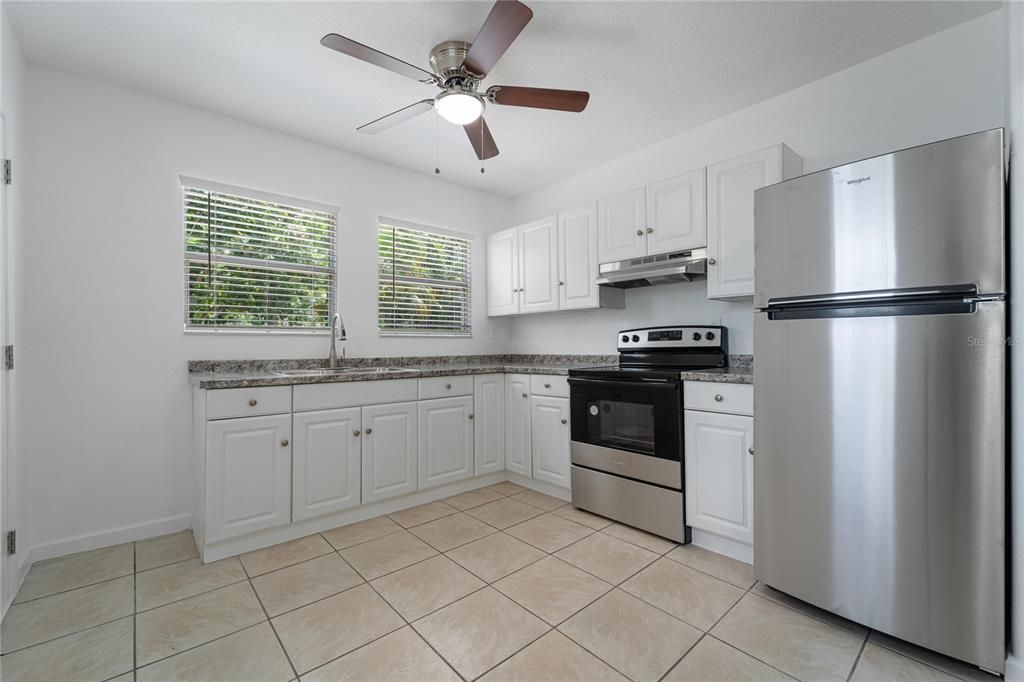 For Sale: $239,900 (2 beds, 1 baths, 748 Square Feet)