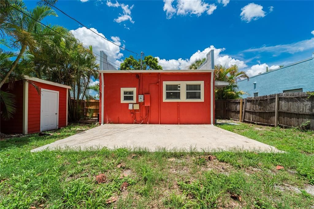 For Sale: $239,900 (2 beds, 1 baths, 748 Square Feet)