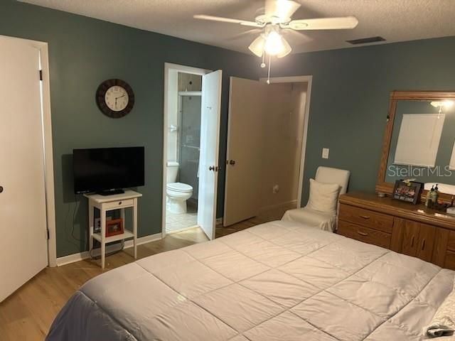 For Rent: $2,000 (2 beds, 2 baths, 900 Square Feet)