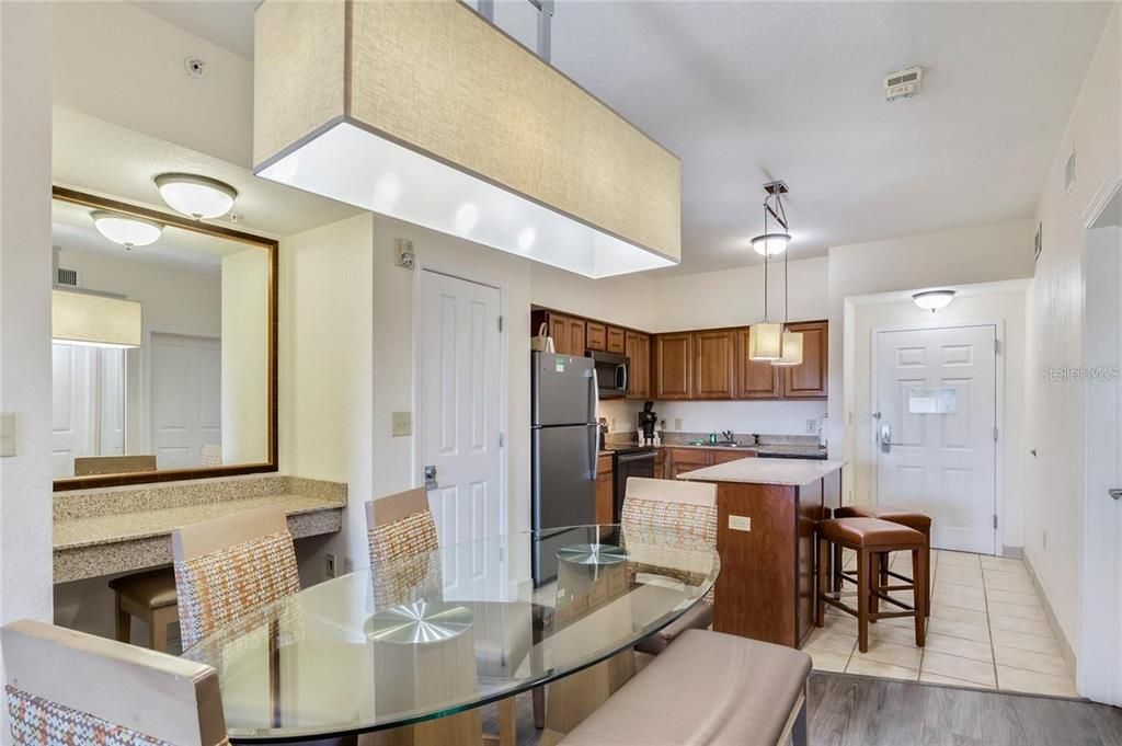For Sale: $234,900 (2 beds, 2 baths, 957 Square Feet)