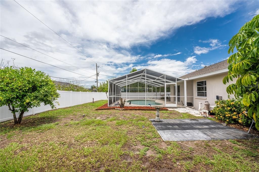 Active With Contract: $350,000 (3 beds, 2 baths, 1782 Square Feet)