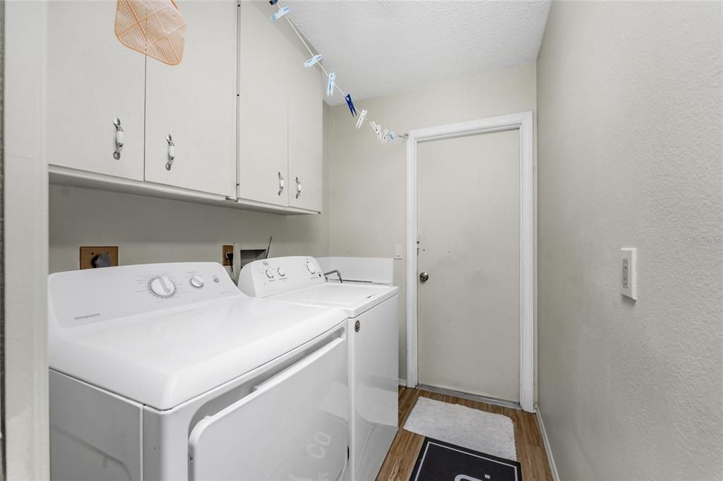 Active With Contract: $350,000 (3 beds, 2 baths, 1782 Square Feet)