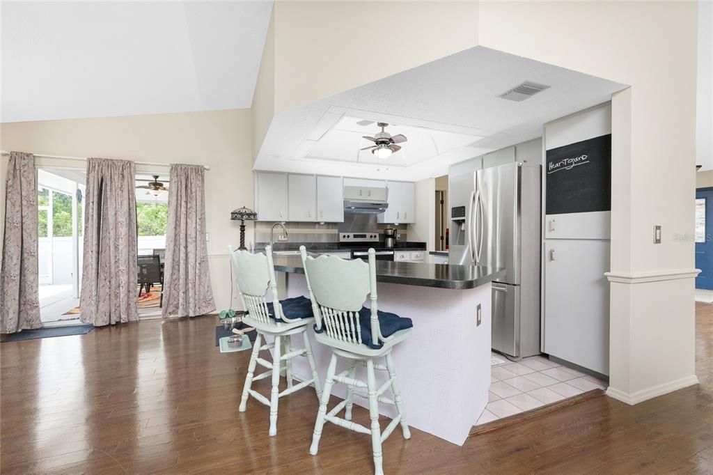 Active With Contract: $350,000 (3 beds, 2 baths, 1782 Square Feet)