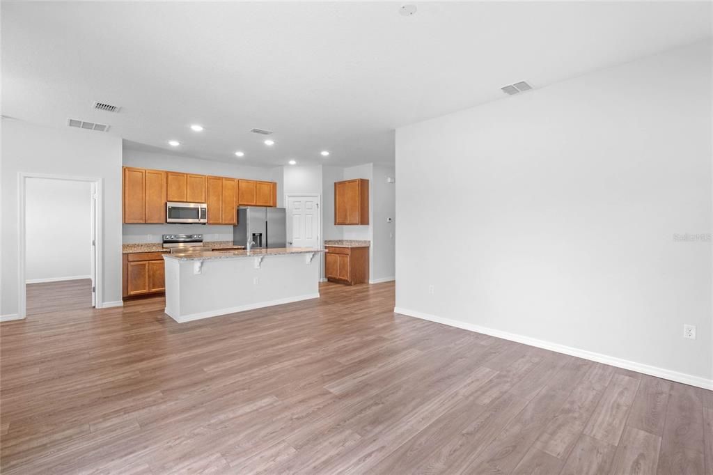 Active With Contract: $299,900 (3 beds, 2 baths, 1607 Square Feet)