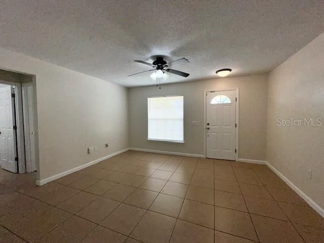 For Rent: $1,750 (3 beds, 2 baths, 1116 Square Feet)