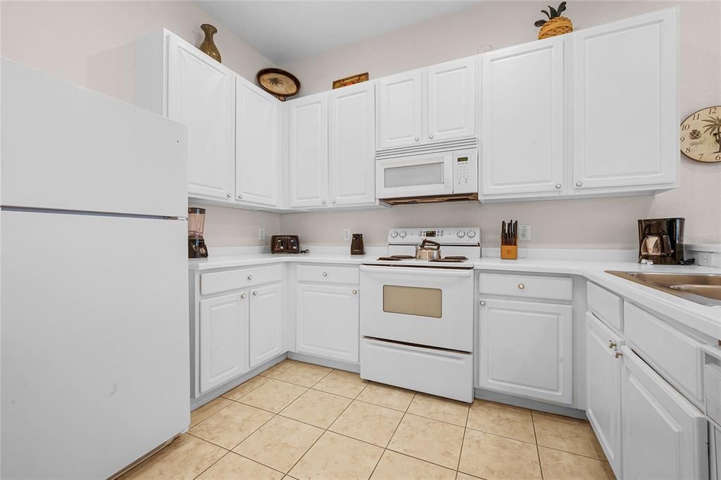 For Sale: $234,950 (3 beds, 2 baths, 1227 Square Feet)