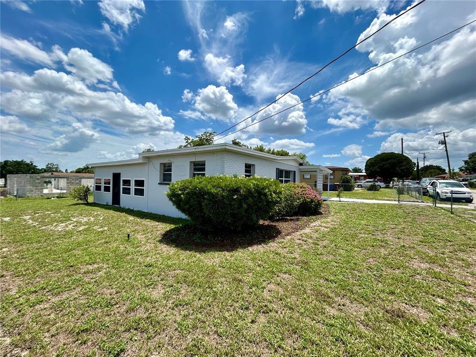 For Sale: $249,999 (3 beds, 2 baths, 1496 Square Feet)