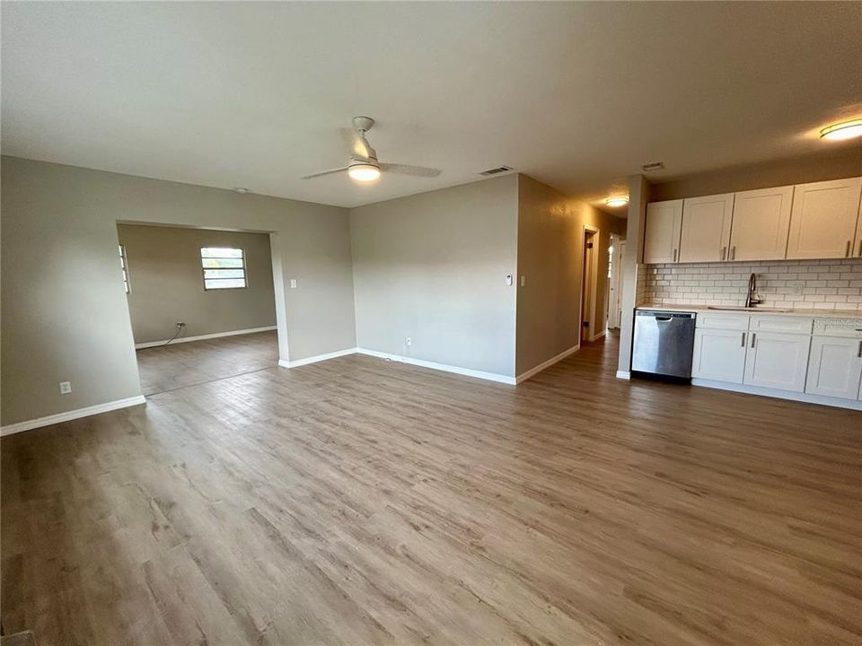 For Sale: $249,999 (3 beds, 2 baths, 1496 Square Feet)