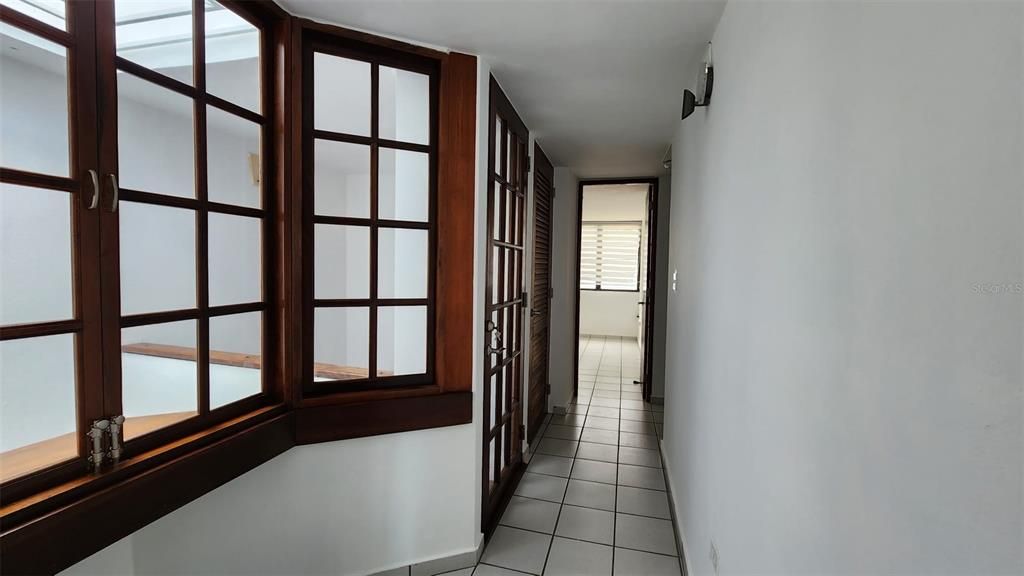 Activo con contrato: $489,000 (3 camas, 2 baños, 2057 Pies cuadrados)