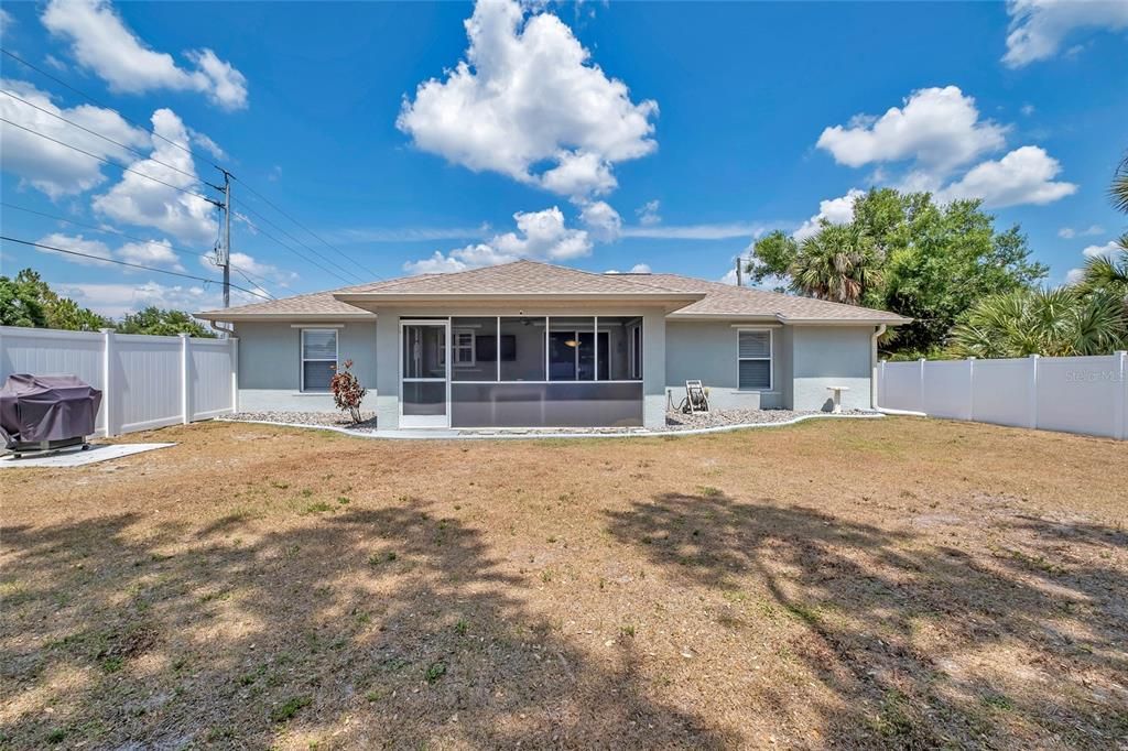 For Sale: $310,000 (3 beds, 2 baths, 1184 Square Feet)