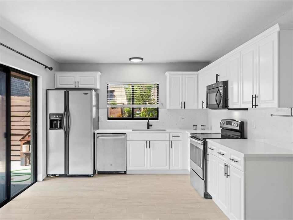 Active With Contract: $1,950 (2 beds, 2 baths, 1312 Square Feet)