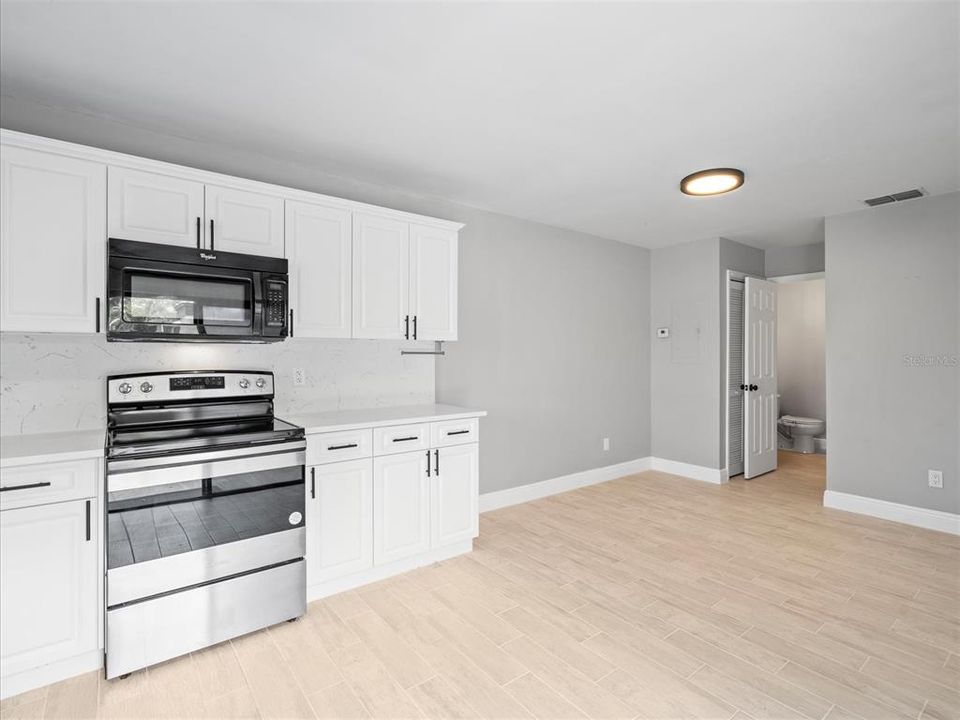 Active With Contract: $1,950 (2 beds, 2 baths, 1312 Square Feet)