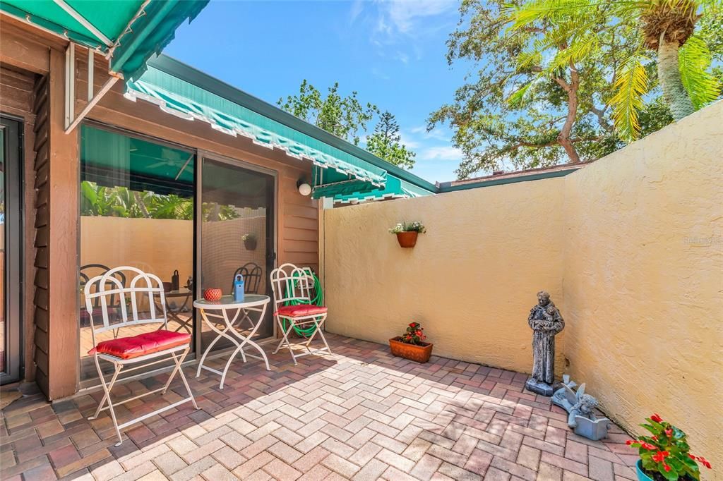For Sale: $339,000 (2 beds, 2 baths, 1573 Square Feet)