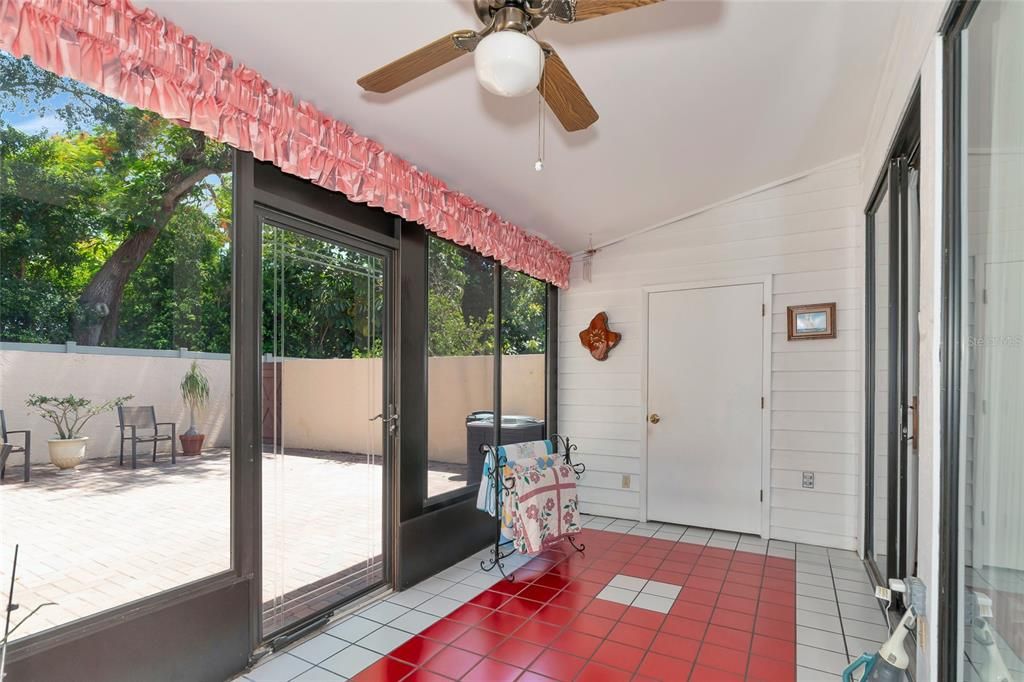 For Sale: $339,000 (2 beds, 2 baths, 1573 Square Feet)