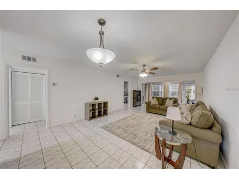 For Sale: $169,995 (2 beds, 2 baths, 1032 Square Feet)