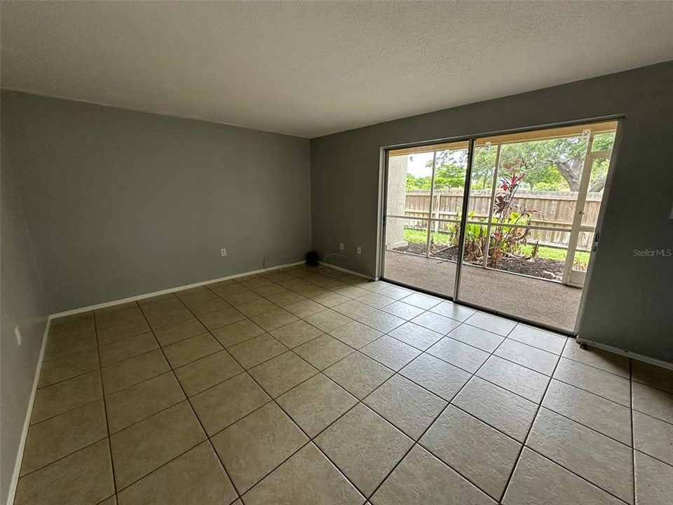 For Sale: $219,000 (1 beds, 1 baths, 686 Square Feet)