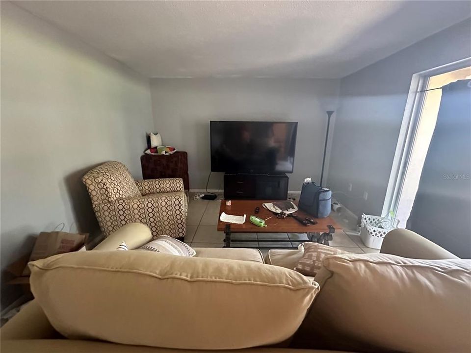 For Sale: $219,000 (1 beds, 1 baths, 686 Square Feet)