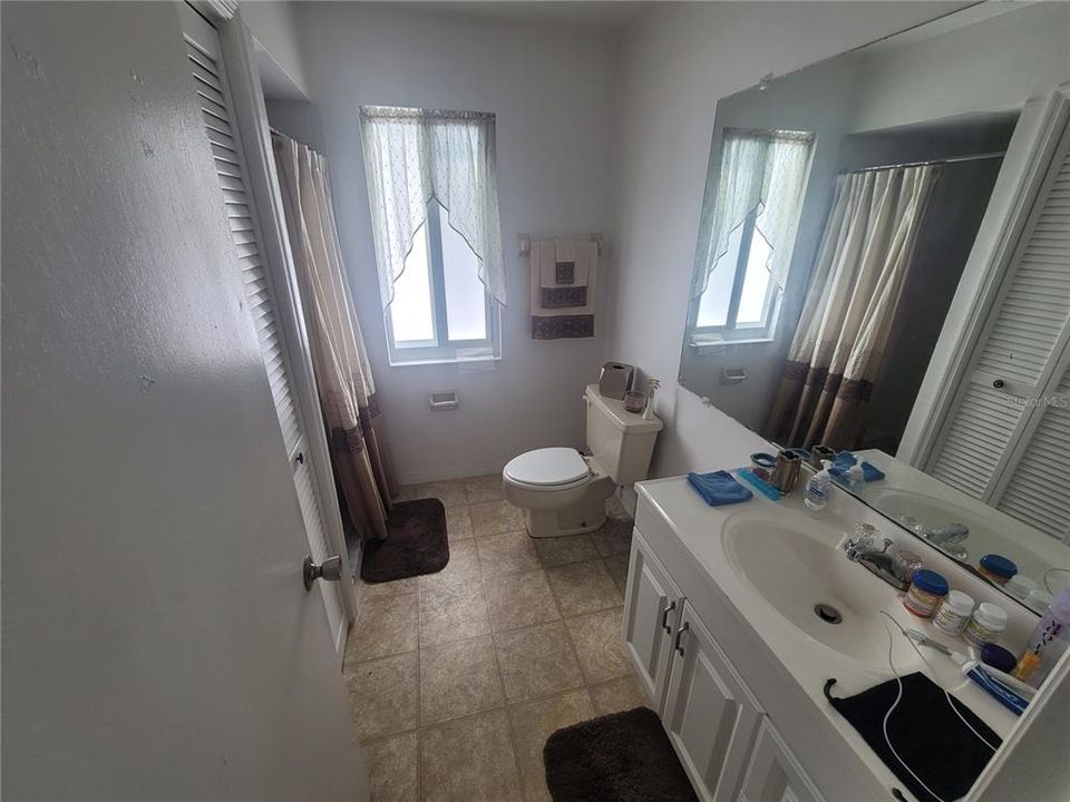 For Sale: $130,000 (2 beds, 2 baths, 1046 Square Feet)