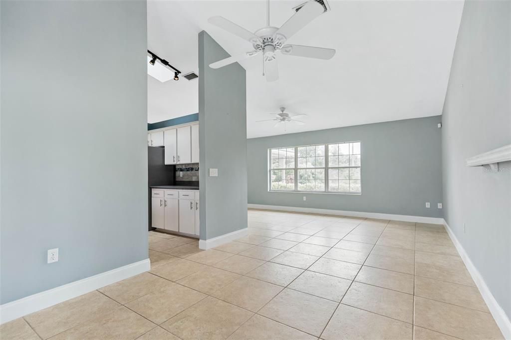 For Sale: $349,500 (3 beds, 2 baths, 1708 Square Feet)