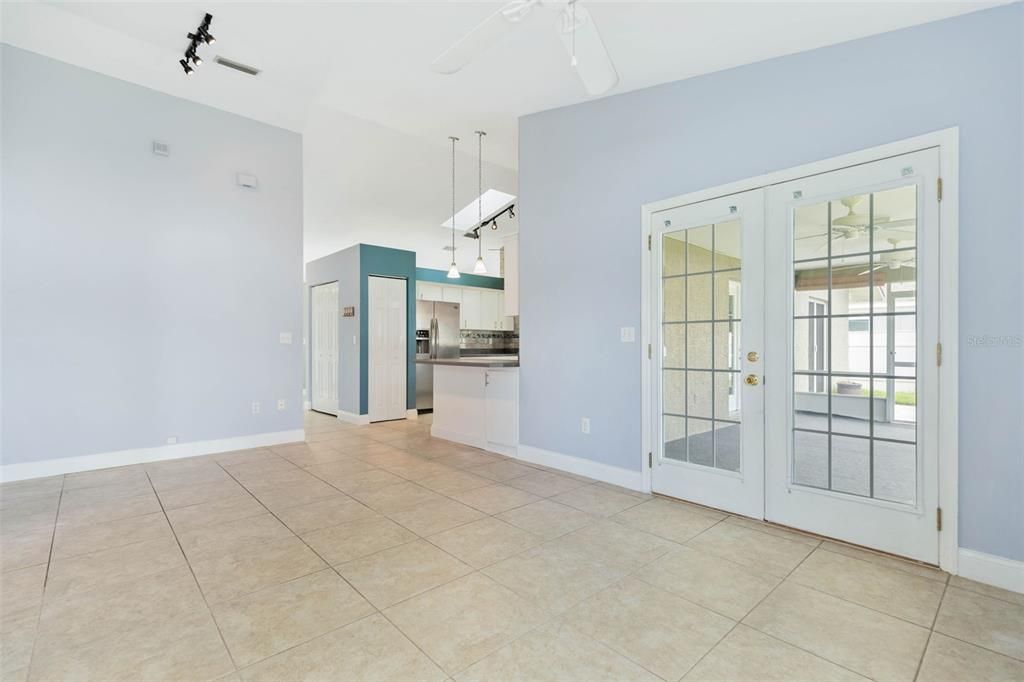 For Sale: $349,500 (3 beds, 2 baths, 1708 Square Feet)