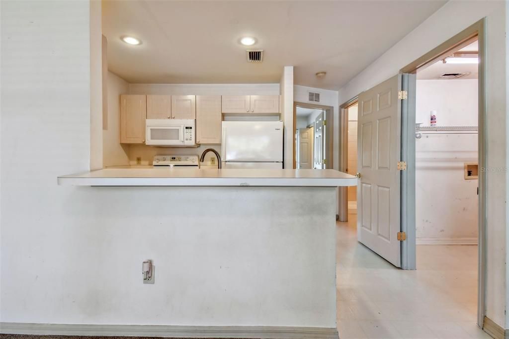 Active With Contract: $199,000 (3 beds, 2 baths, 1102 Square Feet)
