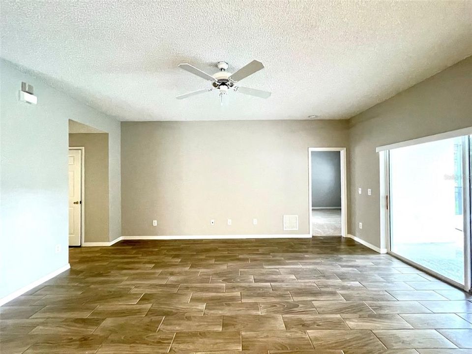 For Rent: $2,950 (4 beds, 2 baths, 2242 Square Feet)