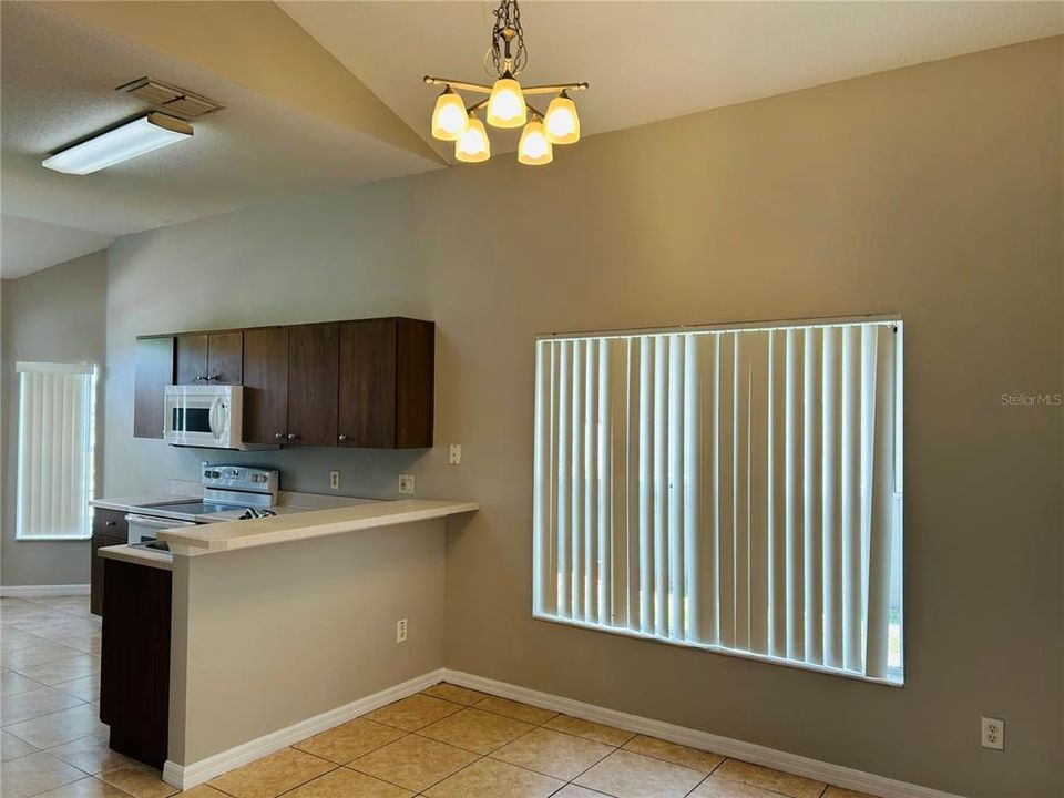 Active With Contract: $2,400 (4 beds, 2 baths, 1397 Square Feet)