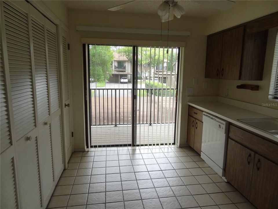 For Rent: $1,250 (2 beds, 2 baths, 1144 Square Feet)