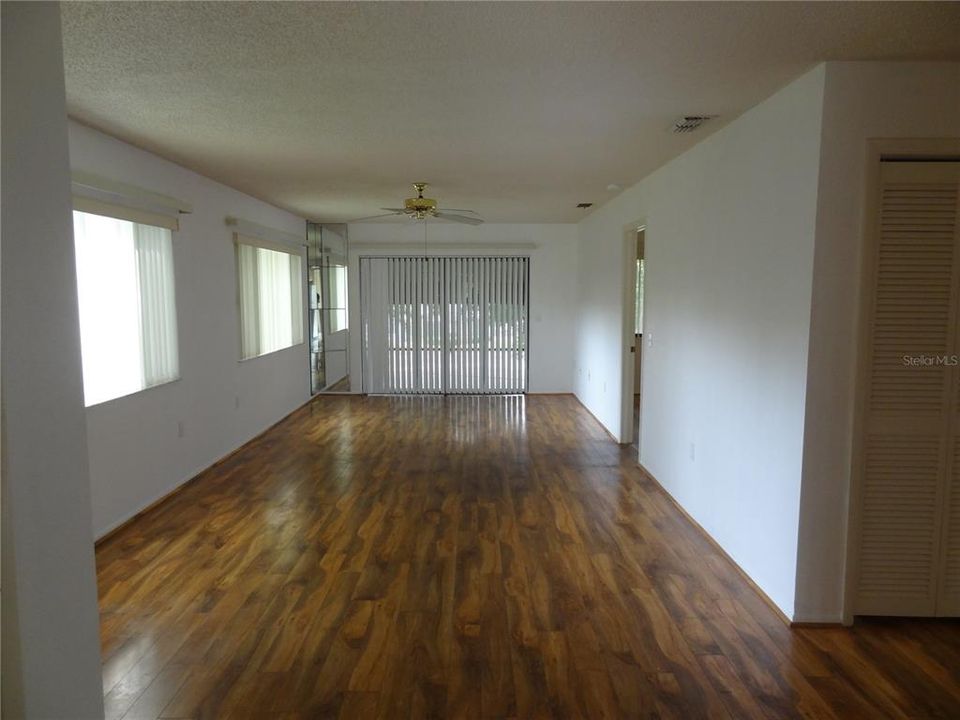 For Rent: $1,250 (2 beds, 2 baths, 1144 Square Feet)