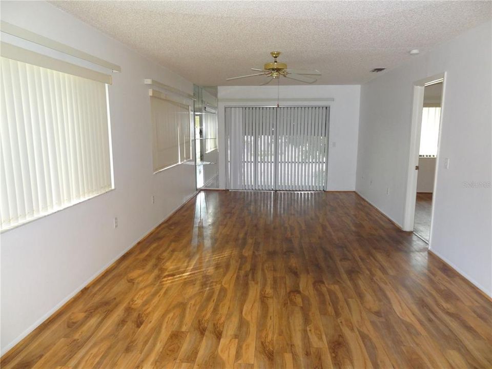 For Rent: $1,250 (2 beds, 2 baths, 1144 Square Feet)