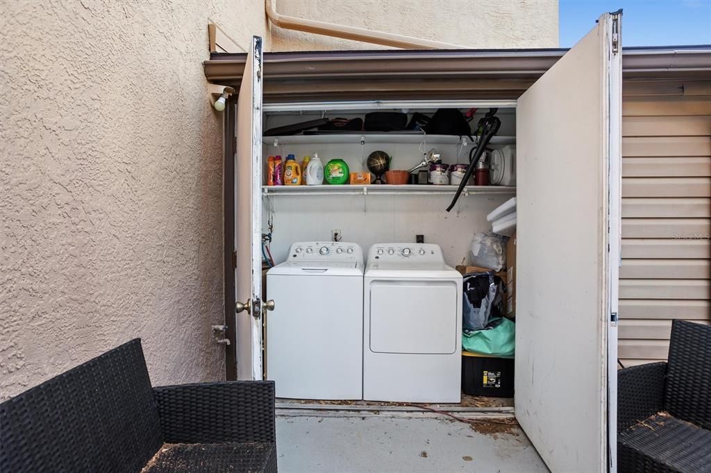 For Sale: $235,000 (2 beds, 1 baths, 1008 Square Feet)