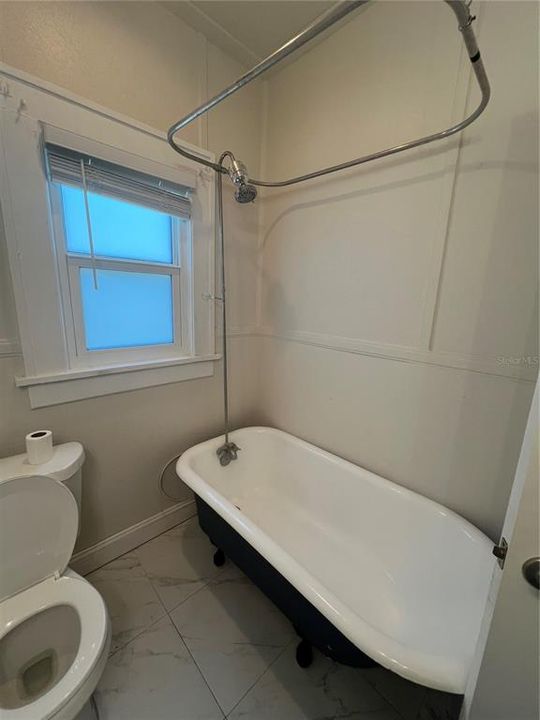 For Rent: $1,595 (2 beds, 1 baths, 420 Square Feet)