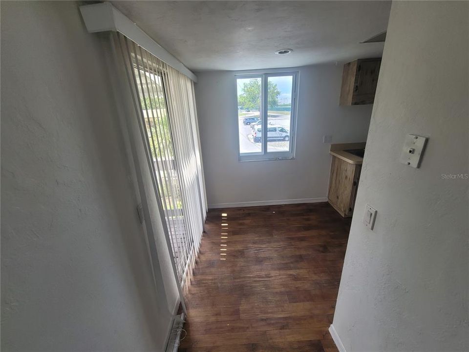 For Sale: $135,000 (2 beds, 2 baths, 1046 Square Feet)