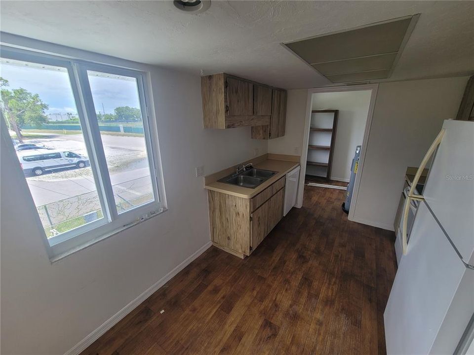 For Sale: $135,000 (2 beds, 2 baths, 1046 Square Feet)