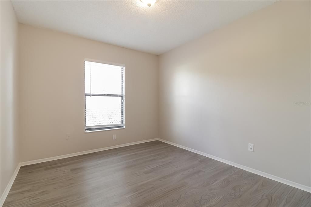 For Rent: $2,110 (3 beds, 1 baths, 1442 Square Feet)