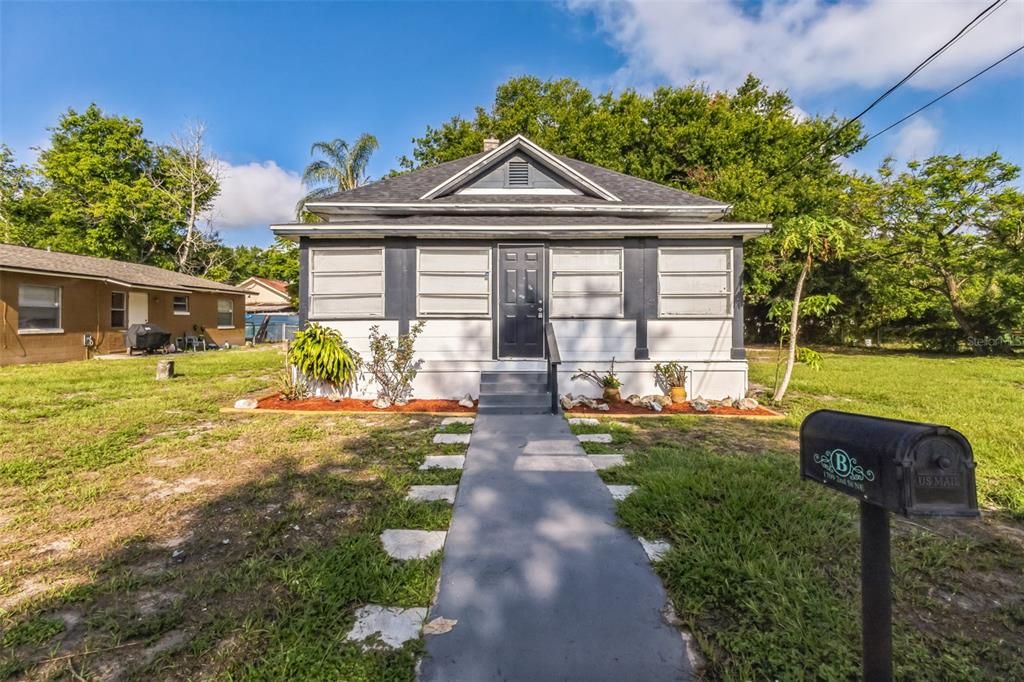 Active With Contract: $215,000 (3 beds, 2 baths, 1114 Square Feet)