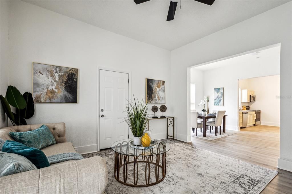 Active With Contract: $215,000 (3 beds, 2 baths, 1114 Square Feet)