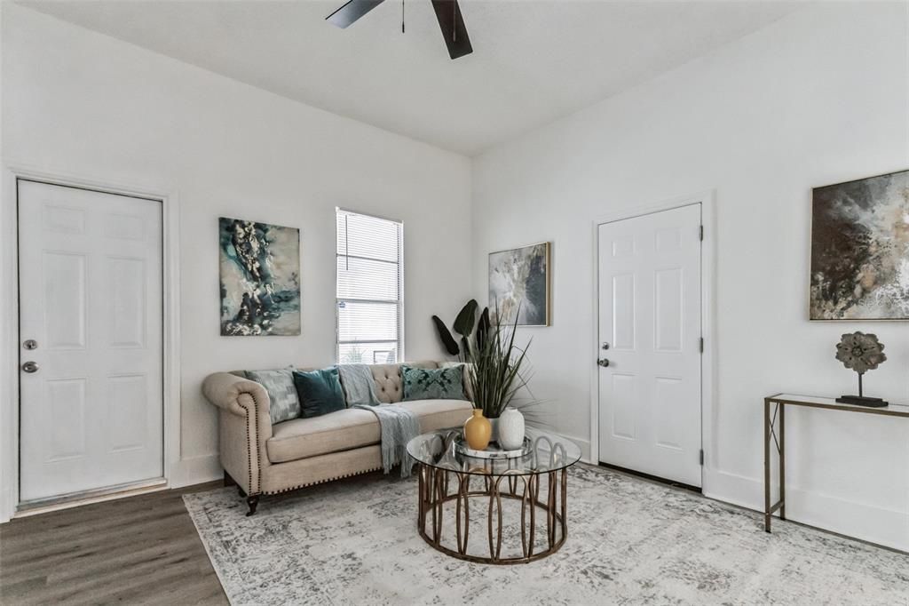Active With Contract: $215,000 (3 beds, 2 baths, 1114 Square Feet)